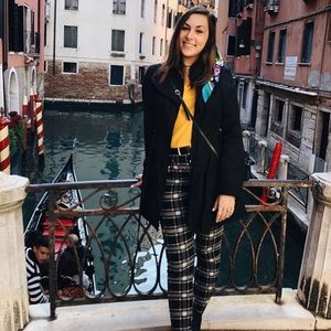 Meet your Posher, Ariella